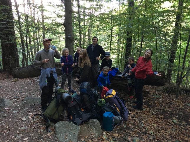 Dětský ráj na Malém Štolpichu a přenocování v jeskyni Kamenáč Dětský ráj na Malém Štolpichu a přenocování v jeskyni Kamenáč