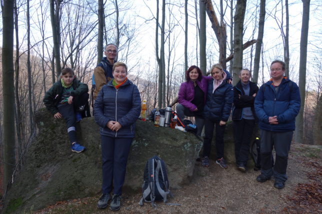 Výlet za Loupežnickou jeskyní, po Viničné za křížky, k Šolcově rybníku za osvěžením