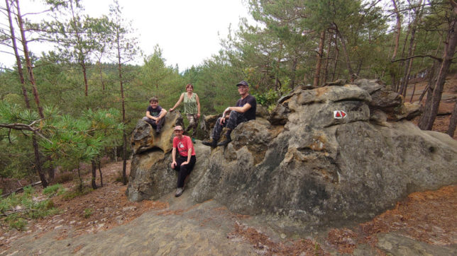 S deštěm za zády na převis, kde skonal Cimrman a záhadná Vlhošť S deštěm za zády na převis, kde skonal Cimrman a záhadná Vlhošť