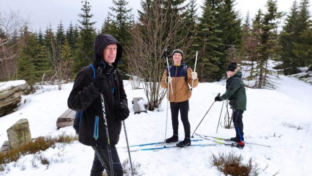 Na běžkách ze Smědavy na Jizerku a zpět aneb smůla se lepí na paty Na běžkách ze Smědavy na Jizerku a zpět aneb smůla se lepí na paty