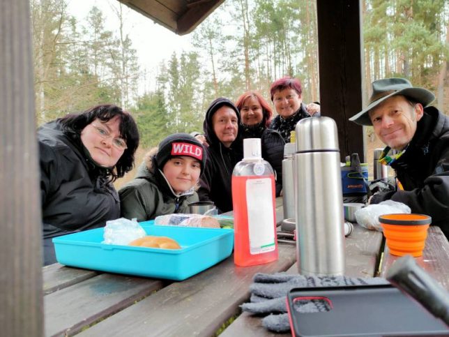 Úkolová velikonoční procházka ze Zdislavy do Rynoltic Úkolová velikonoční procházka ze Zdislavy do Rynoltic