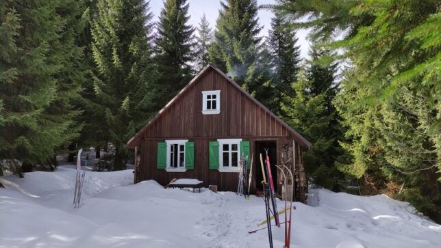 Víkend strávený na Jelence aneb jasná zimní noc v Jizerkách Víkend strávený na Jelence aneb jasná zimní noc v Jizerkách